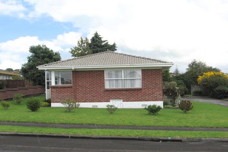 Photo of property in 2/9 Benygloe Place, Highland Park, Auckland, 2010