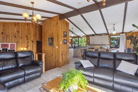 Photo of property in 24 Freyberg Crescent, Waikanae Beach, Waikanae, 5036