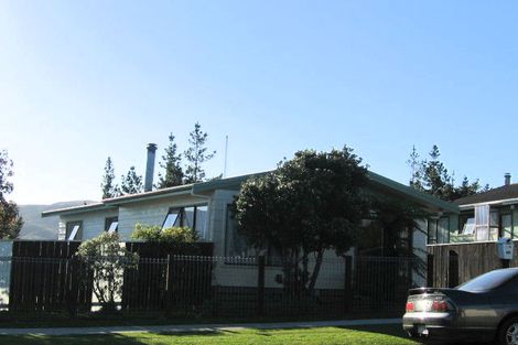 Photo of property in 176 Holborn Drive, Stokes Valley, Lower Hutt, 5019