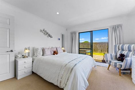 Photo of property in 19 Raabia Close, Parakai, 0830