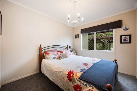 Photo of property in 4 Applebox Lane, Henderson, Auckland, 0612