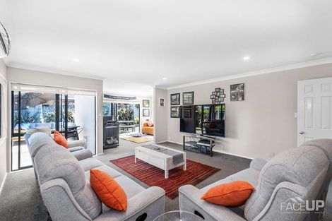 Photo of property in 57 Wiseley Road, West Harbour, Auckland, 0618