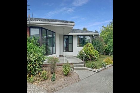 Photo of property in 17 Ostend Place, Avonhead, Christchurch, 8042