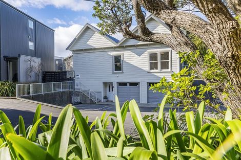 Photo of property in 17/3 Severn Street, Island Bay, Wellington, 6023