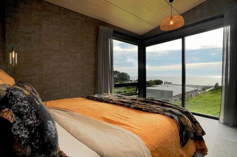 Photo of property in 16a Shearer Drive, Oakura, 4314