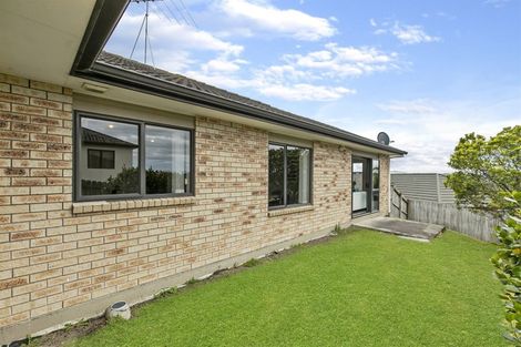 Photo of property in 17 Black Teal Close, Unsworth Heights, Auckland, 0632