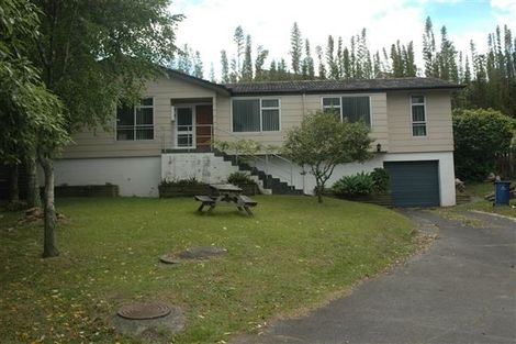 Photo of property in 67 Cedar Heights Avenue, Massey, Auckland, 0614