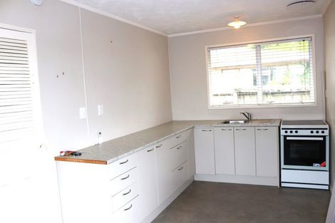 Photo of property in 2/199 Henderson Valley Road, Henderson, Auckland, 0612