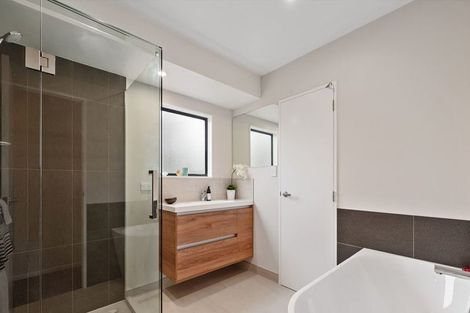 Photo of property in 168 Luckens Road, West Harbour, Auckland, 0618