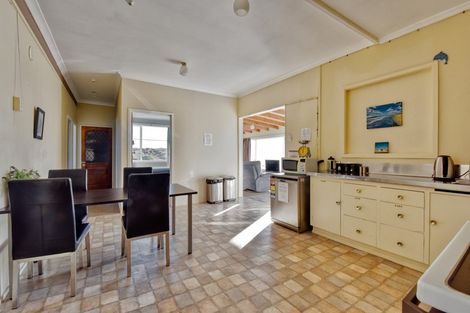 Photo of property in 529 Waikawa-curio Bay Road, Curio Bay, Tokanui, 9884