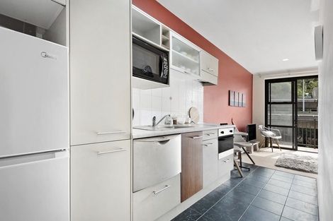 Photo of property in Atrium Towers, 1n/154 The Terrace, Wellington Central, Wellington, 6011