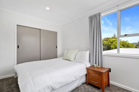 Photo of property in 26 Raroa Terrace, Tawa, Wellington, 5028