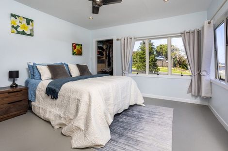 Photo of property in 33 Porter Crescent, Helensville, 0800