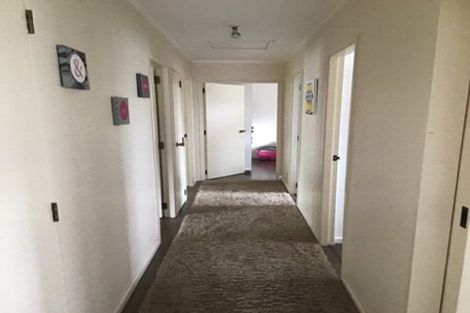 Photo of property in 55 Hobsonville Road, West Harbour, Auckland, 0618