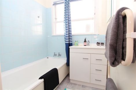 Photo of property in 81 Beazley Avenue, Paparangi, Wellington, 6037