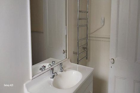 Photo of property in 17a Everton Terrace, Kelburn, Wellington, 6012