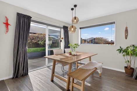 Photo of property in 7 Wattle Lane, Rangiora, 7400