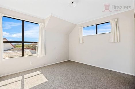 Photo of property in 3/45a Main Road, Redcliffs, Christchurch, 8081
