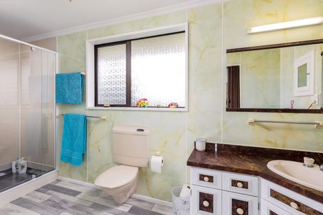 Photo of property in 23 Timaru Road, Waimate, 7924