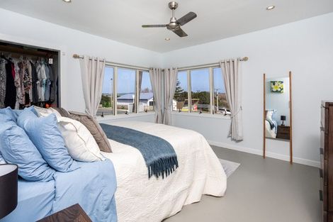 Photo of property in 33 Porter Crescent, Helensville, 0800