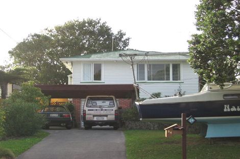 Photo of property in 34 Coniston Avenue, Te Atatu South, Auckland, 0610