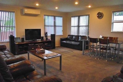 Photo of property in 10 Mcclintock Road, Massey, Auckland, 0614