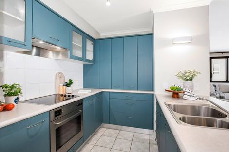 Photo of property in Endeavour Apartments, 22/125 Thorndon Quay, Pipitea, Wellington, 6011