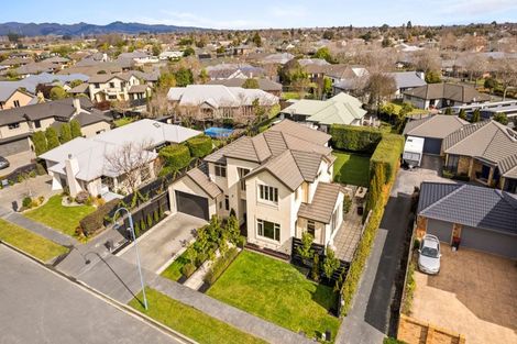 Photo of property in 68 Willowview Drive, Redwood, Christchurch, 8051