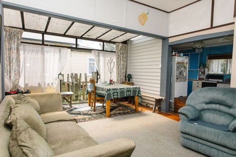 Photo of property in 49 Swinburn Street, Dannevirke, 4930
