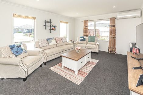 Photo of property in 35 Magnolia Crescent, Tawhero, Whanganui, 4501