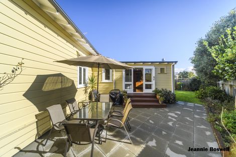 Photo of property in 122 Linton Street, West End, Palmerston North, 4410