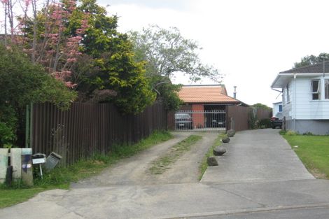 Photo of property in 2/22 Tamworth Close, Manurewa, Auckland, 2102