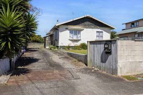 Photo of property in 8 Collins Street, Hawera, 4610