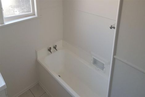 Photo of property in 12 Mickle Street, Te Atatu South, Auckland, 0610