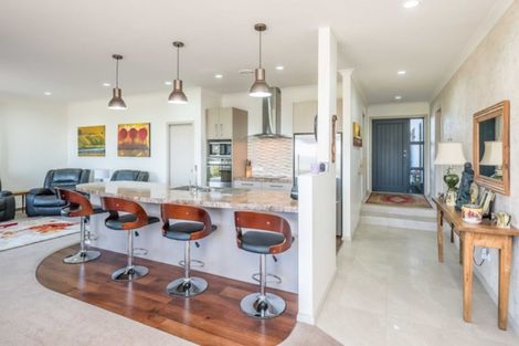 Photo of property in 10 Simpson Crescent, Raumati Beach, Paraparaumu, 5032