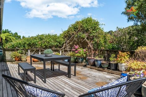 Photo of property in 12 Whiorau Grove, Lowry Bay, Lower Hutt, 5013