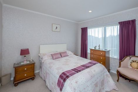 Photo of property in 7 Cranbrook Grove, Waikanae, 5036