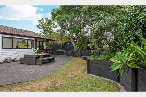 Photo of property in 53 Mirrabooka Avenue, Botany Downs, Auckland, 2010