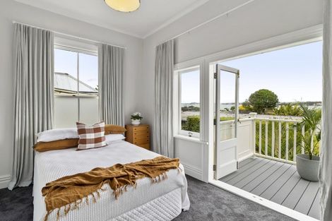 Photo of property in 3 Kerr Street, Devonport, Auckland, 0624