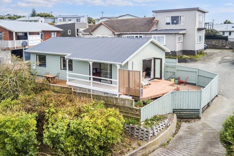 Photo of property in 12a Kahutea Terrace, Titahi Bay, Porirua, 5022