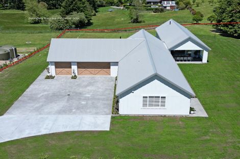 Photo of property in 5 Lens Way, Acacia Bay, Taupo, 3385