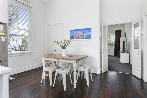 Photo of property in 9 Bowen Street, Cambridge, 3434