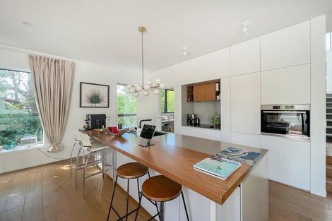 Photo of property in 9a Beacon Avenue, Campbells Bay, Auckland, 0630