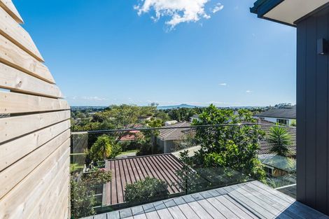 Photo of property in 19f Bradbury Road, Botany Downs, Auckland, 2010