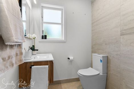 Photo of property in 19 Whaka Street, Maungaturoto, 0520