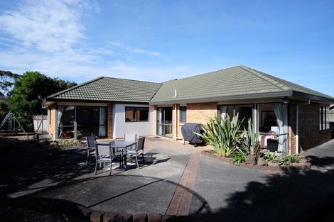 Photo of property in 8 Kalgan Place, Burswood, Auckland, 2013