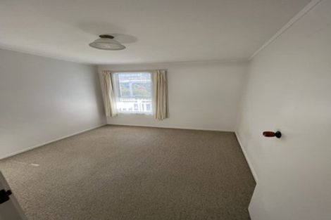Photo of property in 27 Halberg Street, Glenfield, Auckland, 0629