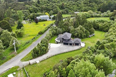 Photo of property in 402 Turitea Road, Turitea, Palmerston North, 4472