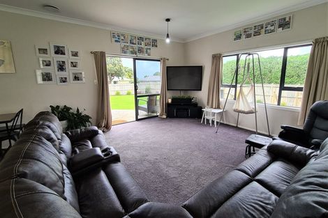 Photo of property in 181a Tasman Street, Opunake, 4616