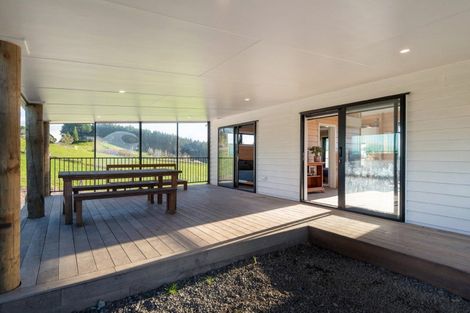 Photo of property in 86 Valley Road, Waitoki, 0871